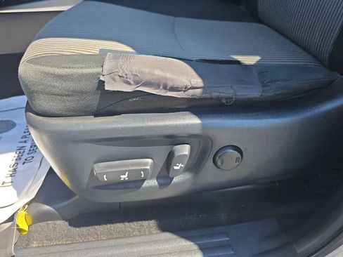 Used 2018 Toyota 4Runner SR5 AWD/4WD image 28