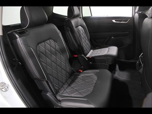 Certified 2026 Volkswagen Atlas SEL Premium R-Line AWD/4WD image 19