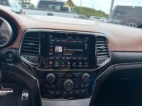 Used 2021 Jeep Grand Cherokee Summit w/ Platinum Series Group AWD/4WD image 11