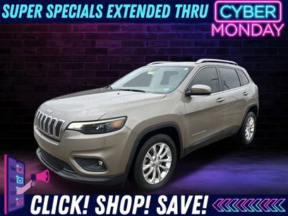 Used 2019 Jeep Cherokee Latitude w/ Popular Appearance Group