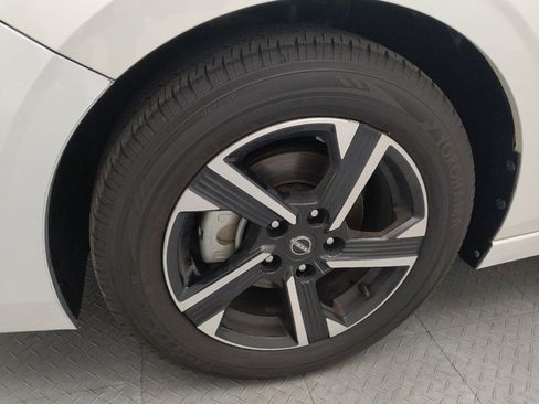 Used 2024 Nissan Sentra SV FWD image 31