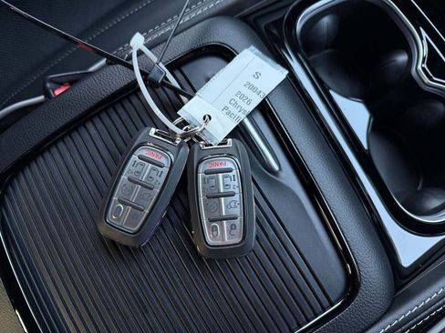 New 2026 Chrysler Pacifica Limited image 30