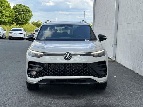 New 2026 Volkswagen Tiguan SE R-Line AWD/4WD image 9