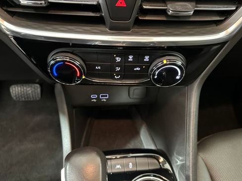 Used 2024 Buick Encore GX Sport Touring image 23