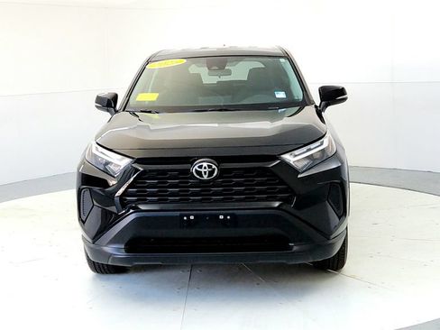 Used 2025 Toyota RAV4 LE AWD/4WD image 8