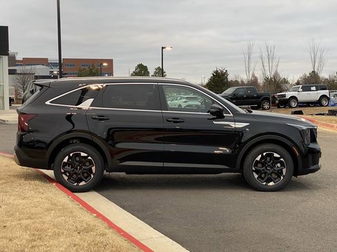 New 2026 Kia Sorento S image 5