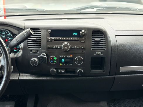 Used 2013 Chevrolet Silverado 2500 LT w/ Interior Plus Package image 18