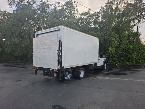 Certified 2022 Ford F550 2WD Regular Cab Super Duty image 3