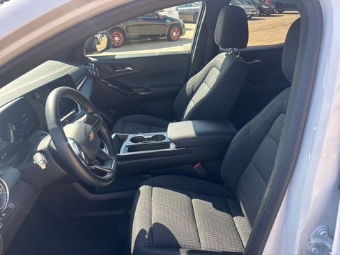 Used 2025 Chevrolet Equinox LT FWD image 37