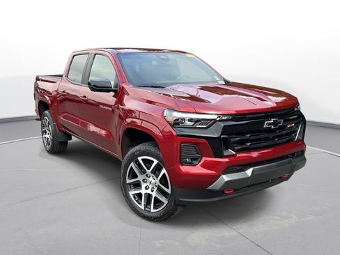 Used 2024 Chevrolet Colorado Z71 w/ Z71 Convenience Package 2 AWD/4WD image 4