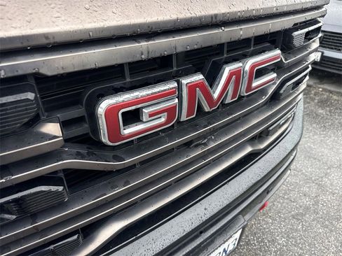 Used 2022 GMC Sierra 1500 AT4X image 26