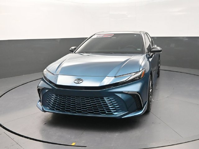 Used 2026 Toyota Camry XSE AWD/4WD image 2