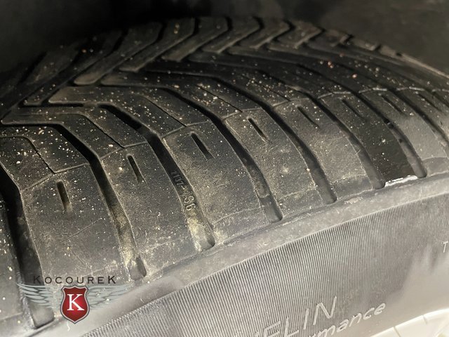 Used 2017 Chrysler Pacifica Touring-L Plus w/ Uconnect Theatre Group FWD image 9