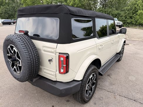 Used 2025 Ford Bronco Outer Banks AWD/4WD image 3