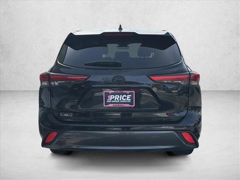 Used 2022 Toyota Highlander Limited image 6