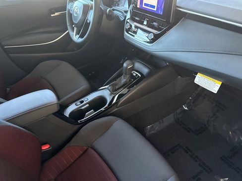 Certified 2025 Toyota Corolla SE image 18