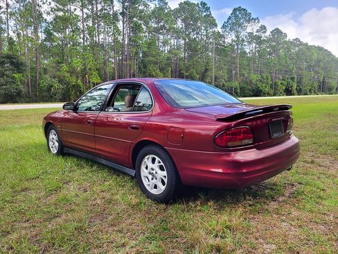 Used 2001 Oldsmobile Intrigue GL w/ Premium Leather Pkg image 6