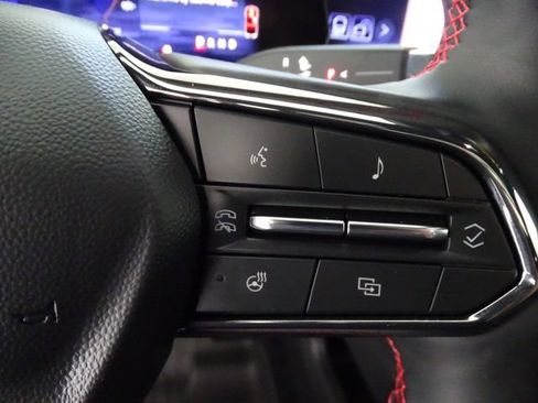 Used 2025 Chevrolet Equinox EV RS w/ Convenience Package II AWD/4WD image 8