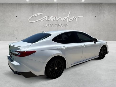 Used 2025 Toyota Camry SE w/ Convenience Package FWD image 16