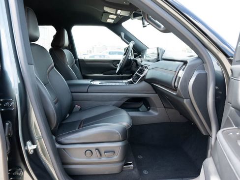Used 2025 Nissan Armada SL w/ Captain's Chari Seat Package RWD image 23