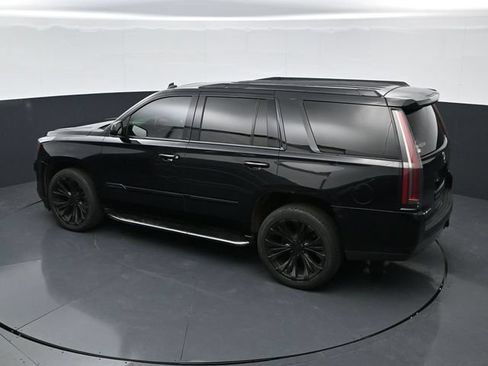 Used 2015 Cadillac Escalade Luxury AWD/4WD image 25