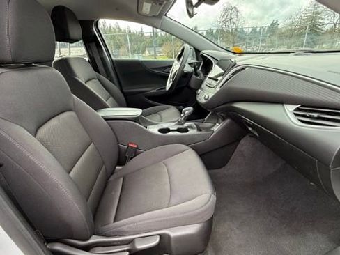 Used 2024 Chevrolet Malibu LT image 14