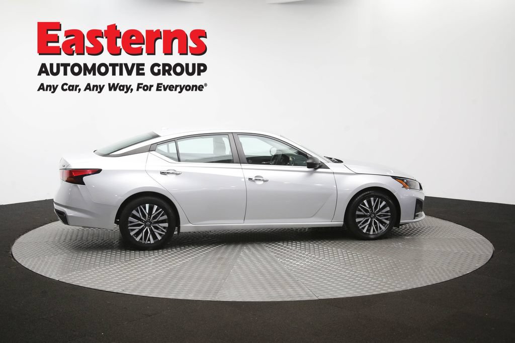 Used 2024 Nissan Altima 2.5 SV FWD image 46