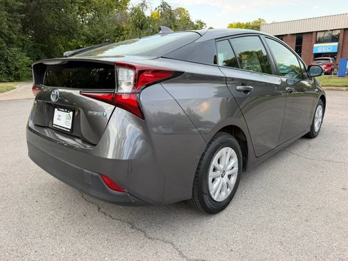 Used 2022 Toyota Prius LE FWD image 6