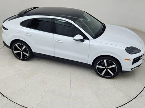 Used 2025 Porsche Cayenne Coupe AWD/4WD image 73
