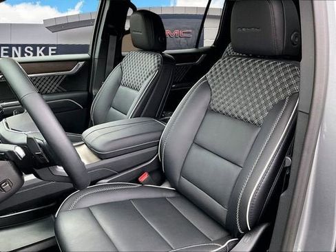 New 2026 GMC Acadia Denali w/ Super Cruise Package image 10