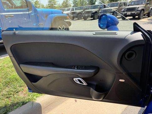 Used 2019 Dodge Challenger R/T Scat Pack w/ Shaker Package RWD image 30