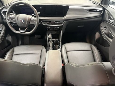Used 2024 Buick Encore GX Sport Touring image 2
