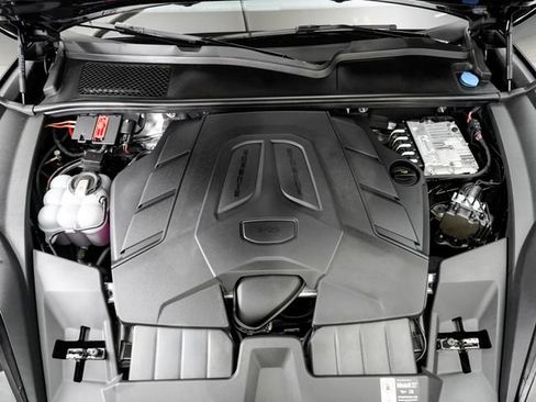 Certified 2026 Porsche Cayenne AWD/4WD image 28
