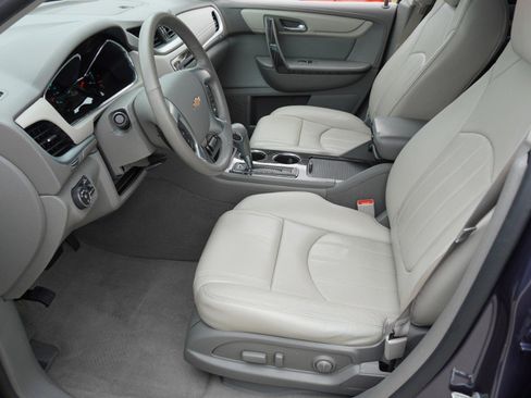 Used 2014 Chevrolet Traverse LTZ FWD image 13