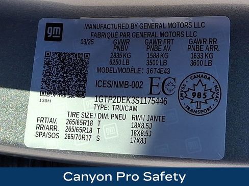 Used 2025 GMC Canyon AT4 image 32