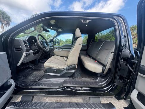 Used 2017 Ford F250 XL w/ STX Appearance Package image 15