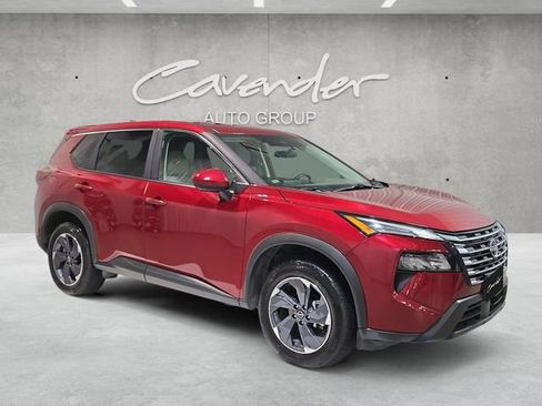 Certified 2025 Nissan Rogue SV FWD image 2