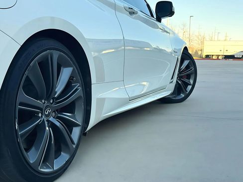 Used 2018 INFINITI Q60 Red Sport 400 w/ Sensory Package 3.0T Sport image 9