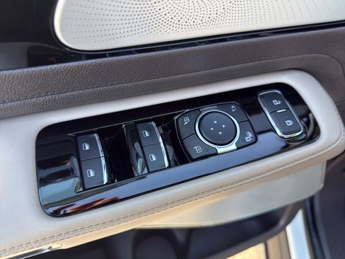 Used 2022 Lincoln Aviator Reserve w/ Equipment Group 201A image 11