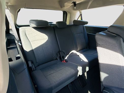 Used 2024 Ford Expedition Max XLT image 28