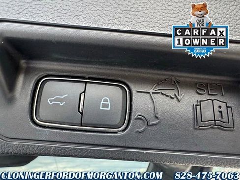 Used 2023 Ford Explorer Limited image 12