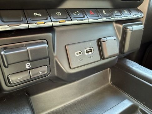 Used 2021 Chevrolet Silverado 1500 LT Trail Boss image 30