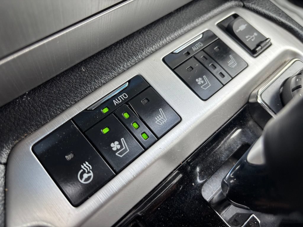 Used 2017 Toyota Land Cruiser AWD/4WD image 36