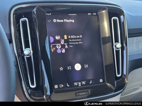 Used 2024 Volvo XC40 B5 Plus w/ Protection Package Premier image 23