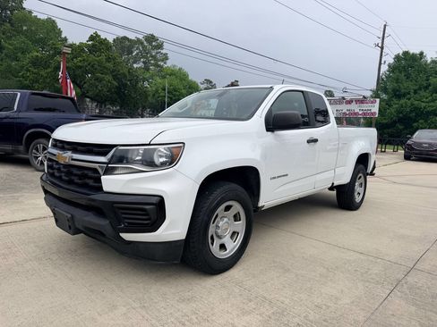 Used 2021 Chevrolet Colorado W/T RWD image 2