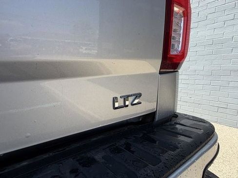 Used 2017 Chevrolet Silverado 1500 LTZ Z71 w/ LTZ Plus Package AWD/4WD image 7