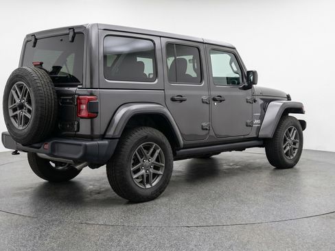 Used 2025 Jeep Wrangler Sport S image 9