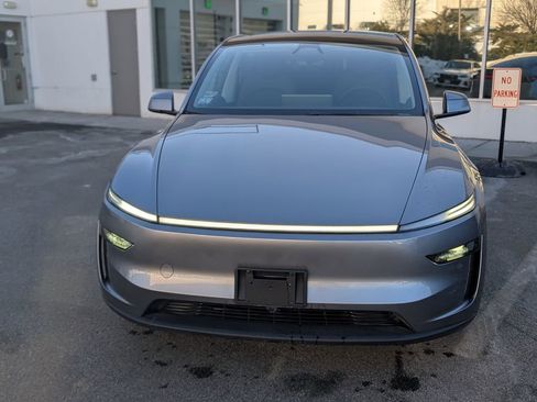 Used 2026 Tesla Model Y Long Range image 2