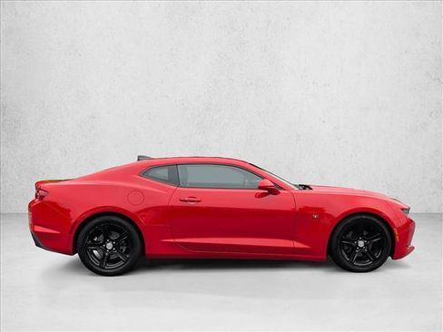 Used 2020 Chevrolet Camaro LT RWD image 4
