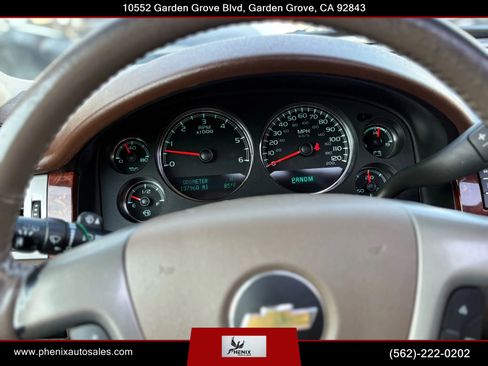 Used 2012 Chevrolet Suburban LTZ image 30